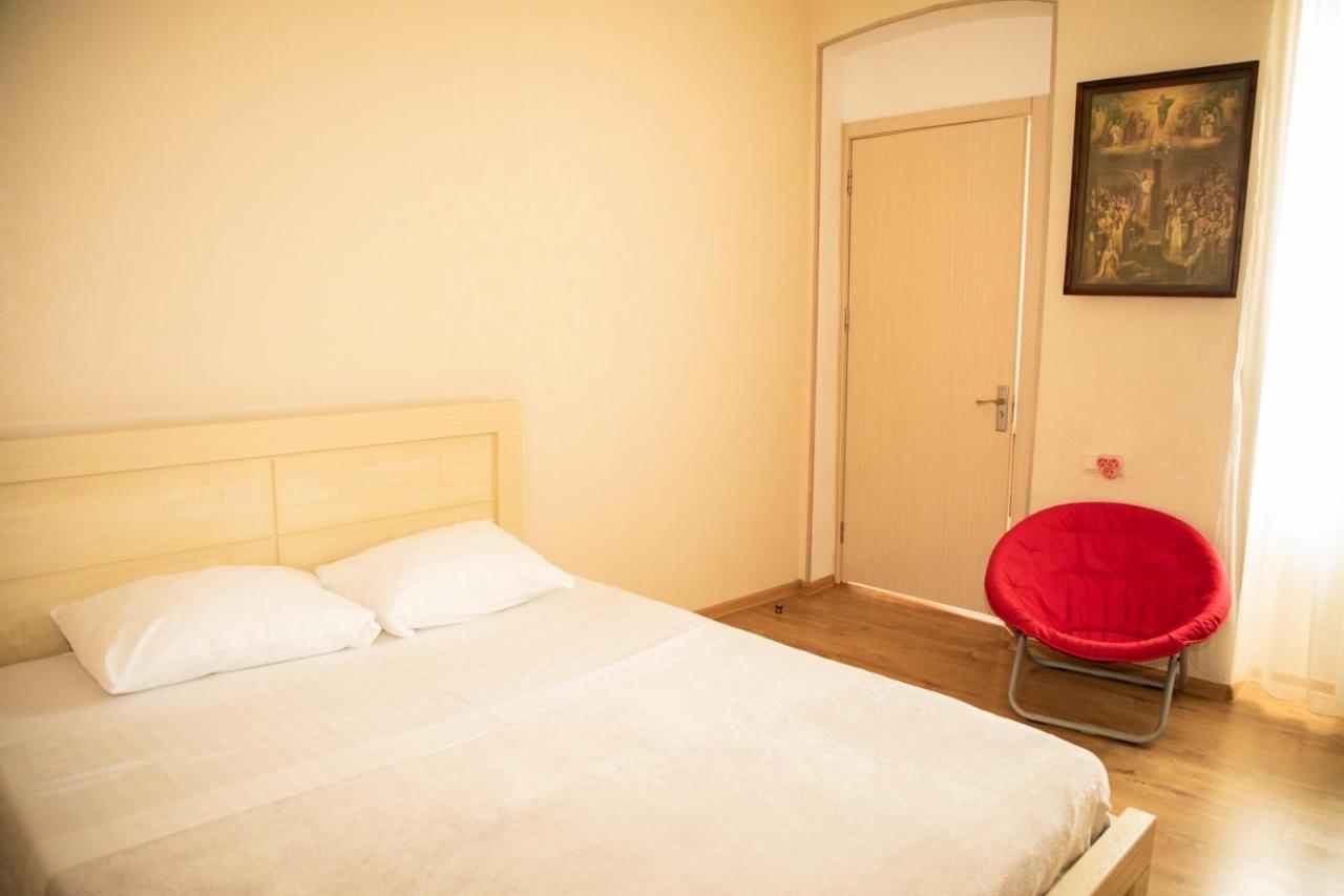 Hotel Natali Tbilisi Esterno foto