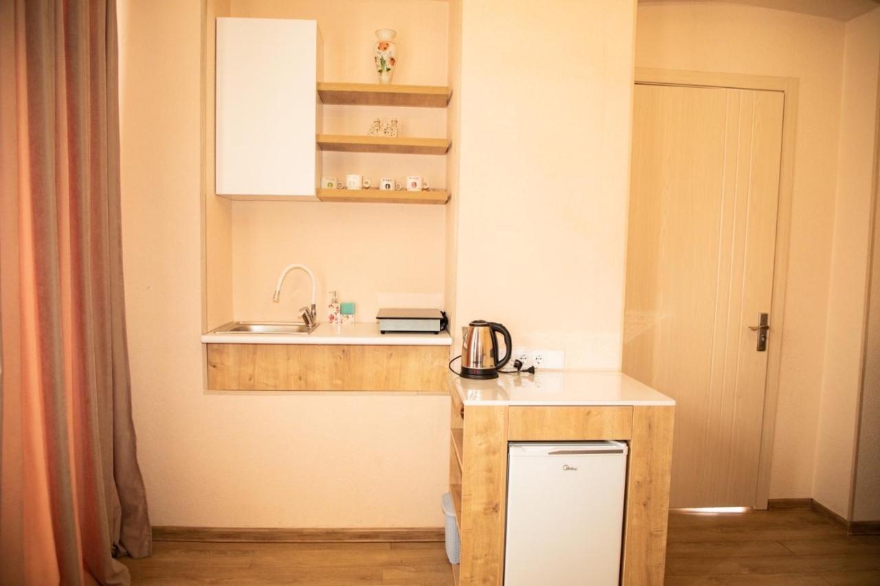 Hotel Natali Tbilisi Esterno foto