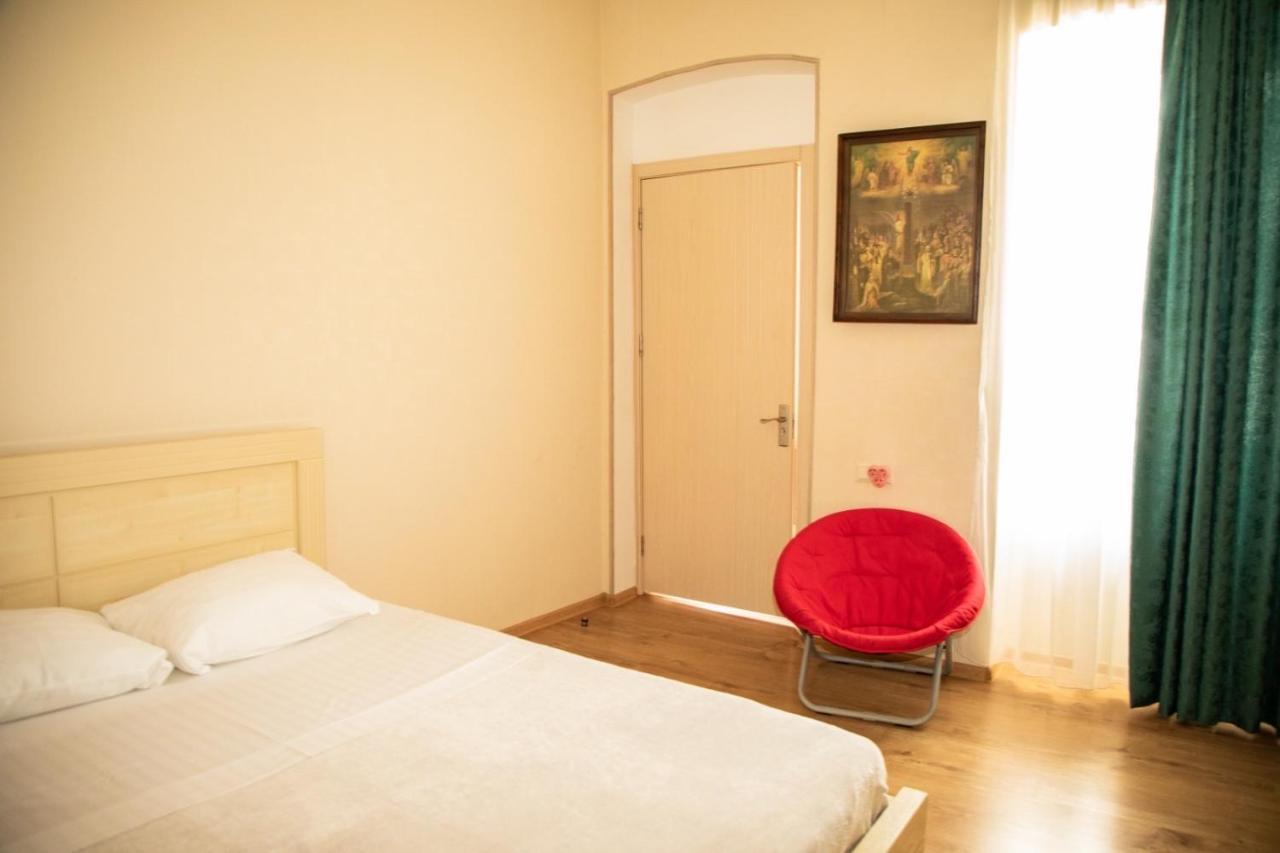 Hotel Natali Tbilisi Esterno foto